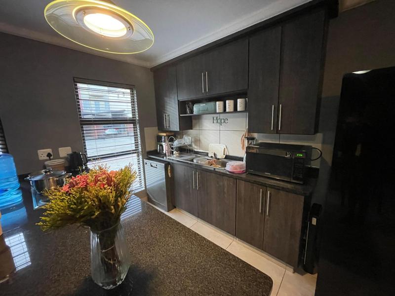2 Bedroom Property for Sale in Kannoniers Park North West